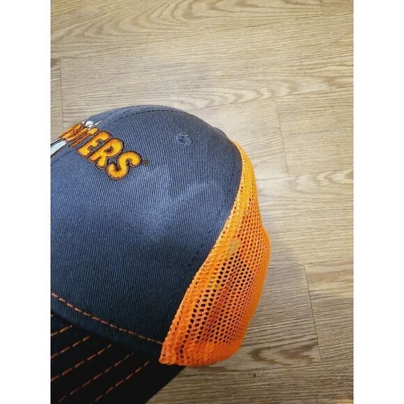 Hooters Restaurant Snapback Mesh Trucker Hat - Picture 4 of 5